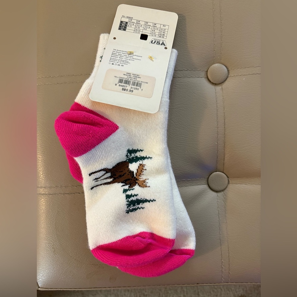 White and Pink “Yellowstone” Moose Socks for Women. NWT. Fits Sm — Med. - Picture 2 of 5